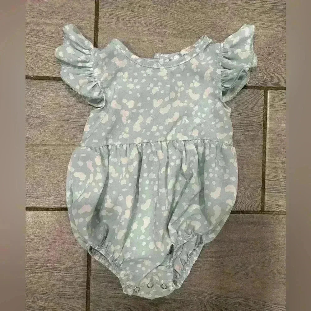 Bailey’s Blossom Ruffle Sleeve Bubble Romper Size 6-9 months - Picture 2 of 4
